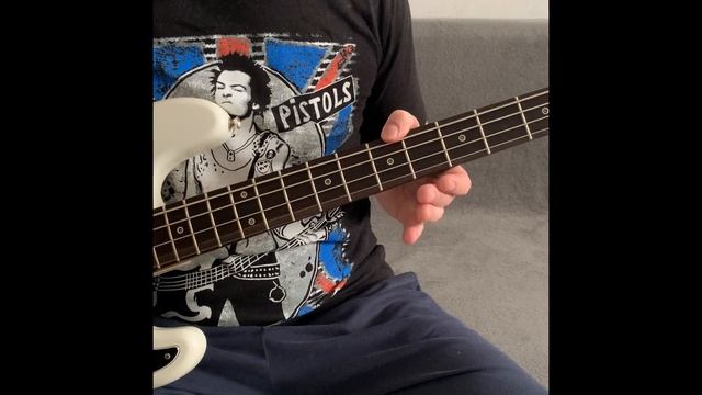 Как быстро «освежить» струны на бас гитаре? смотреть онлайн