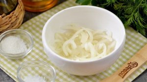 Салат из свеклы с маринованным луком