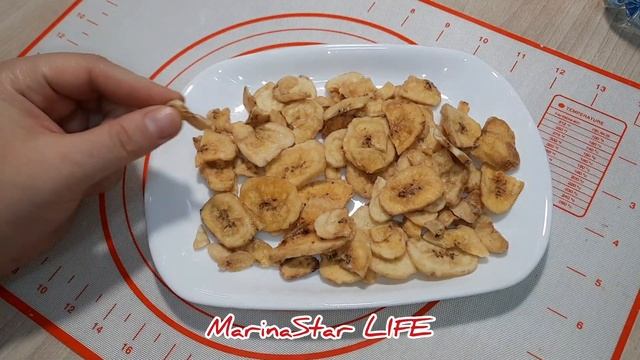 Купила в ФИКС ПРАЙС ВКУСНЫЙ ПЕРЕКУС за 55 рублей ? БАНАНОВЫЕ ЧИПСЫ Можно ли их есть и что внутри !?