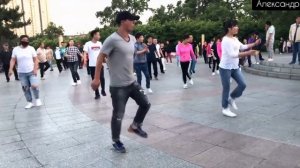 Пастух и Кароль. Бесподобно замечательная песня, и танец ребят.