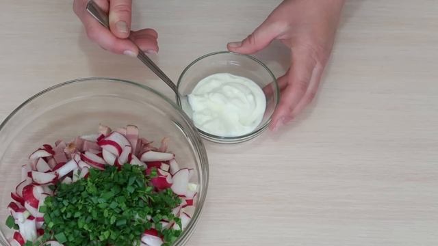 Салат с редиской и яйцом Вкусный быстрый салат