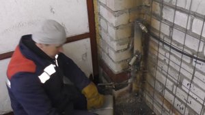 Как сделать врезку в трубу под давлением? / Самый простой способ!