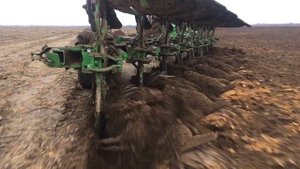 Очень сыро, очень грязно - НО очень красиво. 
Перепашка поля после картофеля.