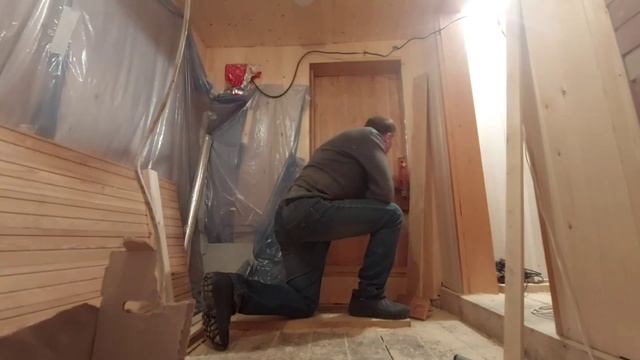 27.01.23. Баня. Навесили дверь с улицы. Результат нас огорчил. Будем исправлять ошибки.