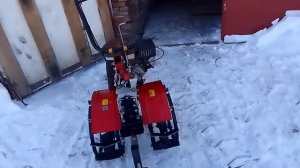 Запуск и работа мотора Угра/ лопата для мотоблока УГРА /уборка снега /работа отвалом/ часть 5
