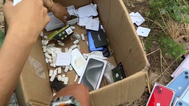 Wow!! i Found a lots of iPhone 15 & iPhone 15 Plus in The Landfill смотреть онлайн