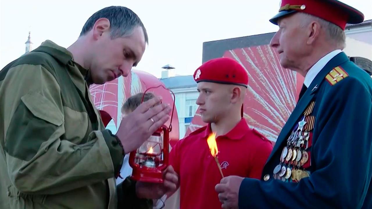 В Донецк и Луганск доставят частицы Вечного огня, зажженного у Могилы Неизвестного Солдата