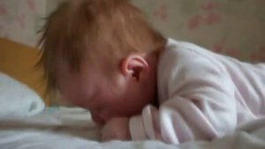 Учимся держать головку