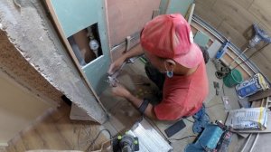 3 часть) Ремонт ванной комнаты, укладка плитки на стену
