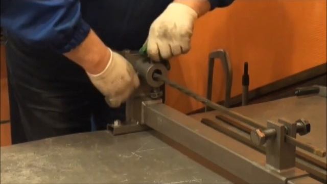 Инструмент "Твистер": художественная ковка полосы, квадрата смотреть онлайн