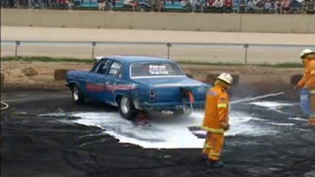 Fire Burnout! Forza at Revfest - watch until the end смотреть онлайн