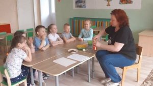 Игровое занятие "Полезные и вредные продукты"