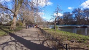 Walking around Buckingham Palace, Victoria Memorial, St James's Park, London Walking Tour 4K