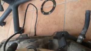 Mercedes w168 топливный насос замена(2)