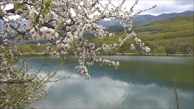 Озеро в урочище Трехгорка (Краснокаменка,Крым)~ Флейта под пение птиц~