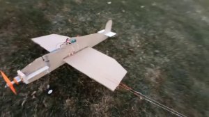 Експериментальная модель самолета из картона, взлетит ли?