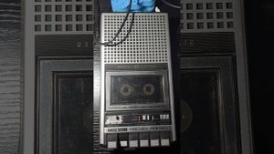 FNAF 6 animatronic salvage audio on real cassette player (Volume Warning)