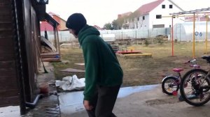 СКУТЕРЧЕК |  ПОСТРОИЛИ МИНИ-РАМПУ |  ТРЮКИ НА СКЕЙТЕ И СКУТЕ