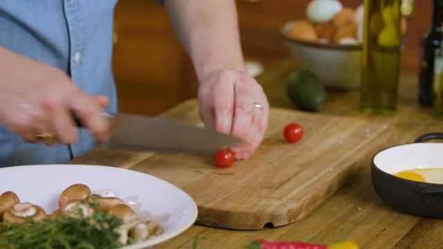 Baked Eggs Three Ways | Jamie Oliver смотреть онлайн