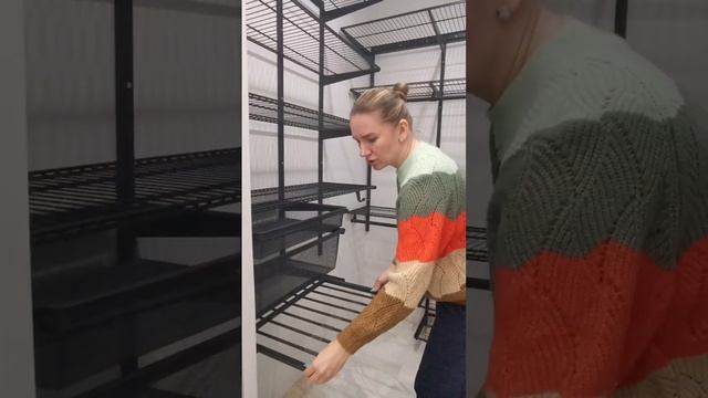 Мебель в гардеробную на заказ от производства нестандартной мебели.