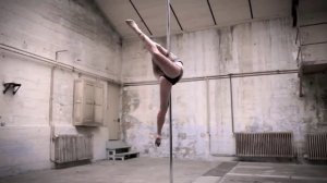 Шикарный танец на пилоне!