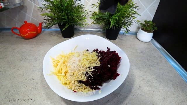 Салат со свеклой, сыром и чесноком. Салат из свеклы. Простой и вкусный салат смотреть онлайн