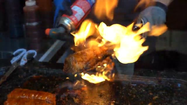 Рулет из свежей свинины Fresh Pork Roll смотреть онлайн