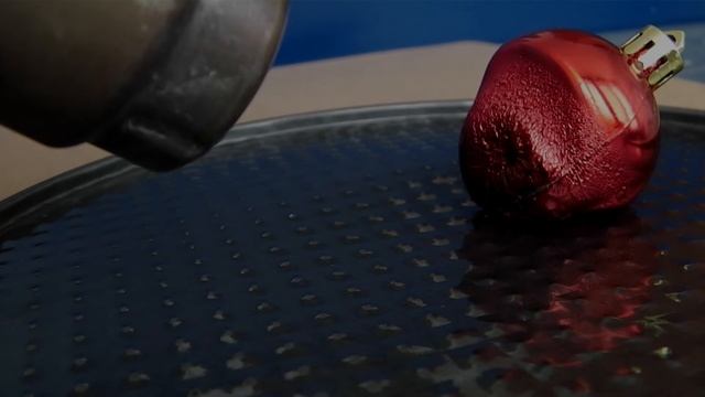 Эксперимент, ёлочный шар против фена 650 градусов. super experiments fire смотреть онлайн