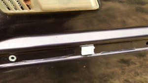 БМВ Е34 Замена молдинга переднего левого крыла BMW E34