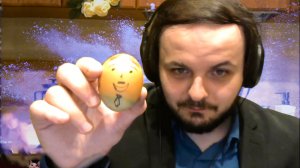 Жмилевский красит яйца на Пасху