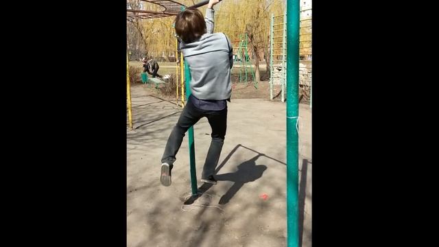 Владимир Шум (подтягивание на 1 руке) смотреть онлайн