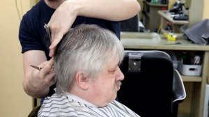 Классическая мужская стрижка в форме квадрата