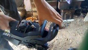 Как бензопила работает без глушителя