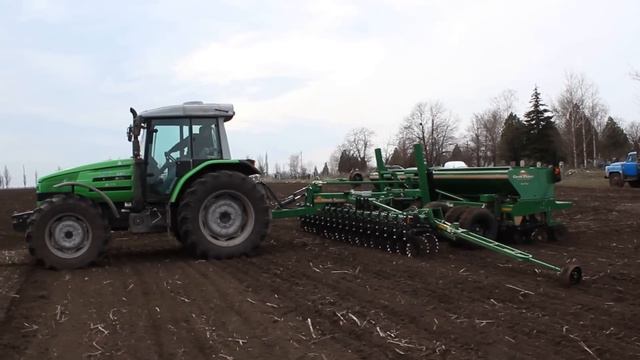 Agrotrac 620  Great Plains CPH 2000 1