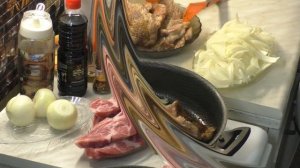 ОТБИВНЫЕ ИЗ СВИНИНЫ с луковым соусом