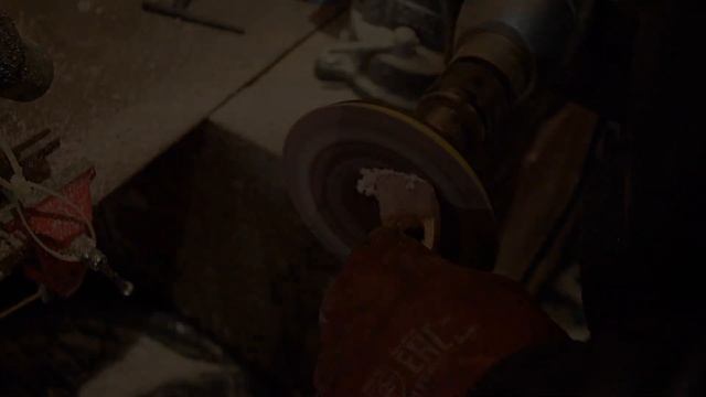 Красивое кольцо из эпоксидной смолы и дерева своими руками