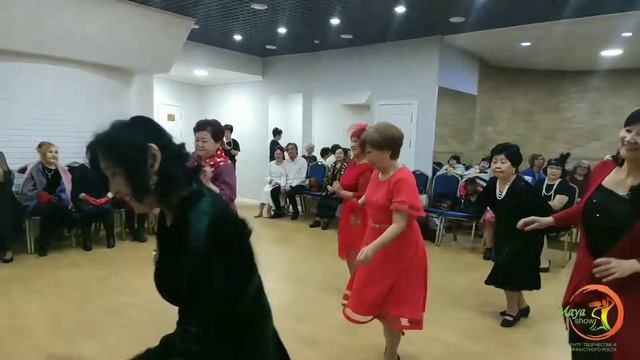 Сальса под названием "Женщина в красном" смотреть онлайн