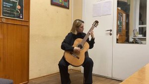 Муравьёва Виктория (17 лет) В. Козлов - Три пьесы из альбома «Сеньорита гитара в цирке»