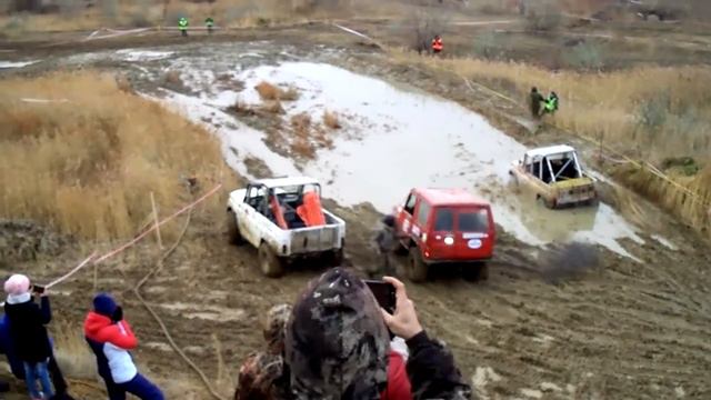 Гонки внедорожников "Регион-64" смотреть онлайн