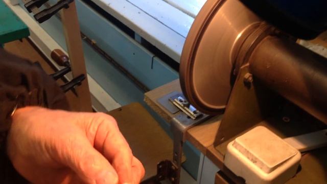 Заточка кривых маникюрных ножниц на электроточиле смотреть онлайн