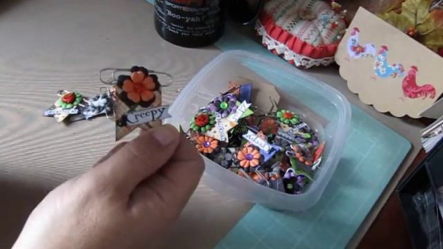 Altered Halloween Paper Clips & Stamped Glassine Bags смотреть онлайн