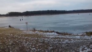 Рыбаки на тонком льду