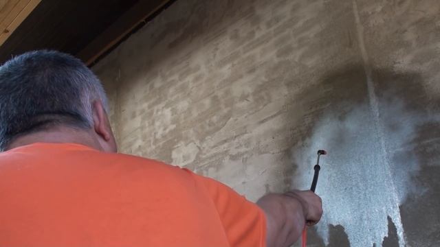Нанесение грунтовки глубокого проникновения на фасад дома перед приклейкой утеплителя смотреть онлайн