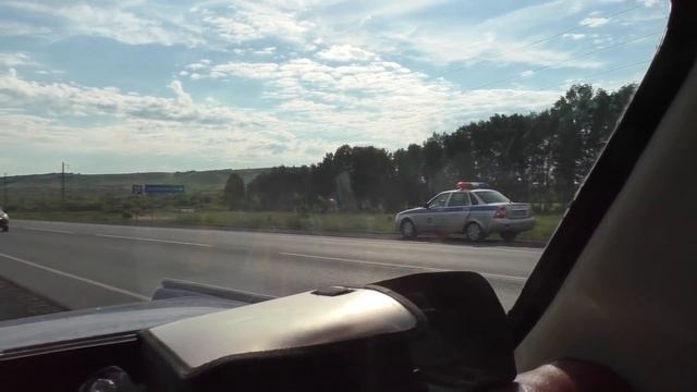 Батюшка на Москвиче отпустил гаишников / Новая тонировка 2020 смотреть онлайн