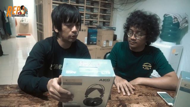 UNBOXING MIC AKG D7 & HEADPHONE AKG K275! смотреть онлайн