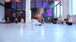 ВАХТЕРАМ // Бумбокс // АЛЕНА КУМБАРУЛИ // Contemporary