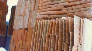 Деревянный фасад, шиндель из лиственницы и балки перекрытия LVL. Дома в поселке Gorki Lake