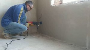 Как сверлить отверстие для розетки!