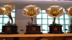 Граммофоны His Master's Voice