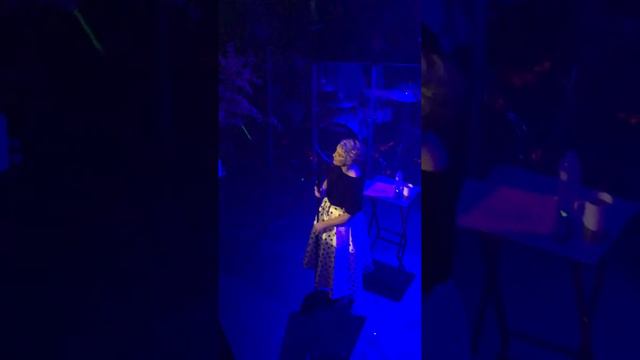 Claire Richards - 7 Billion - Glasgow смотреть онлайн